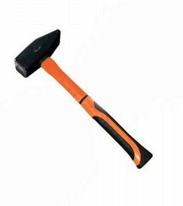 Молоток 600 г, фибергласовая двухкомпонентная рукоятка Вихрь 73/6/8/6